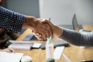 头条新闻“川麻圈果然有挂”(确实有挂)